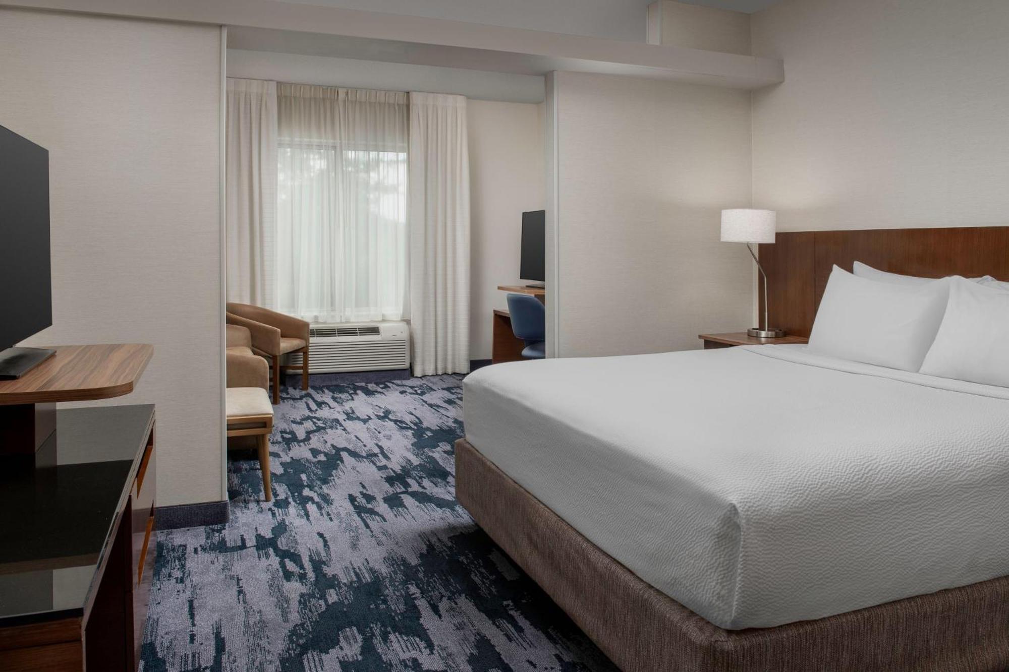 Hotel Fairfield & By Marriott 3*